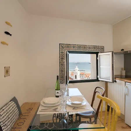Alfama Loft Loft W/ River View - By Lu Holidays דירה ליסבון